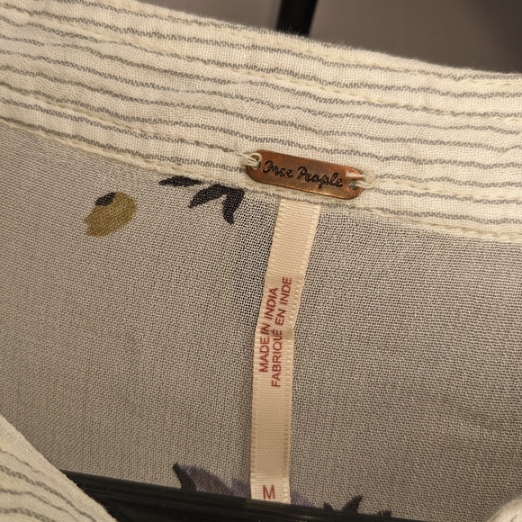 Free People Hearts and Color blouse - Picture 6 of 7